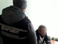 На Кировоградщине врач-нарколог спрашивал от полицейских взятки за выдачу им медсправок(фото)