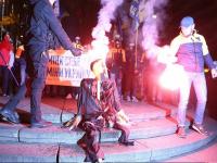 К 100-летию Октябрьского переворота в Киеве сожгли чучело Ленина(фото, видео)