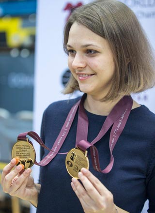Анна Музычук отказалась от защиты титула из-за дресс-кода