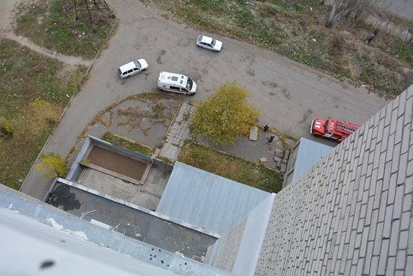 В Николаеве 16-летний подросток закончил суицид, выбросившись с 14 этажа(фото)