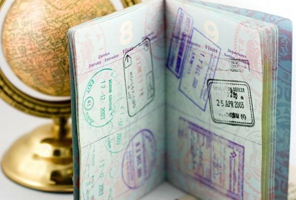ЕС планирует исследовать паспорта путешественников на границе