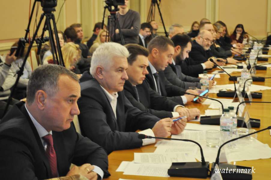 Комітет з питань промислової політики та підприємництва провів круглий стіл на тему: «Купуй українське, плати українцям!»(відео)