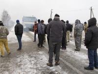 На Киевщине возмущенные обитатели 1-го из сел перекрыли дорогу(фото)