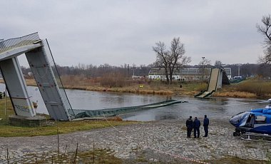 В Праге обвалился пешеходный мост: есть пострадавшие