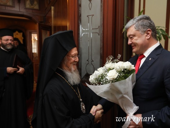 Порошенко и Варфоломей подписали соглашение о творении самостоятельной украинской церкви