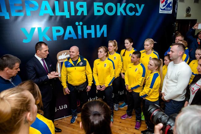Женская сборная Украины по боксу отправилась на чемпионат мира в Индию