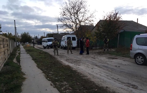 В Крыму прошел новый обыск, двое задержанных