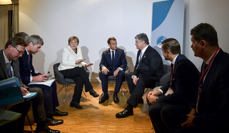 Президент України, Президент Франції та Канцлер Німеччини на тристоронніх переговорах засудили фейкові вибори на окупованому Донбасі
