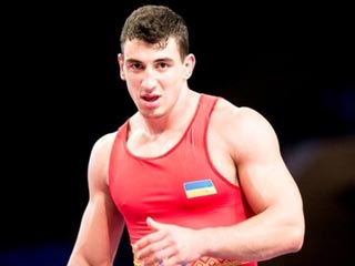 Новиков – чемпион мира U-23 по греко-римской борьбе; Грушин – бронзовый призер